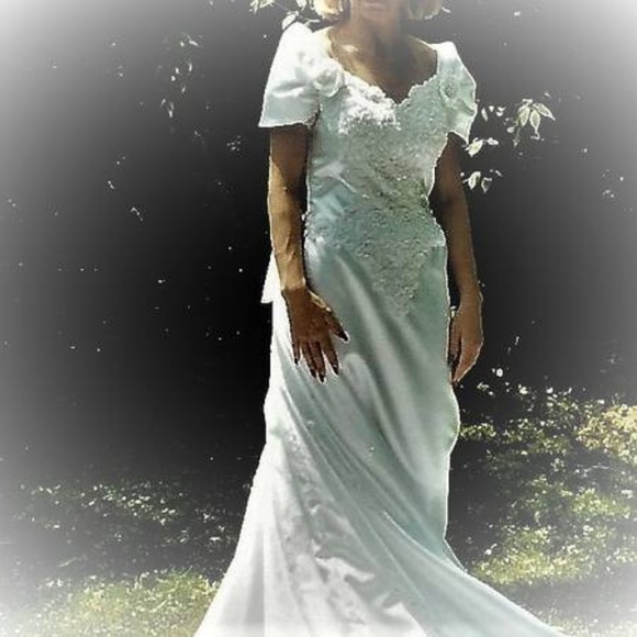 BEAUTIFUL VINTAGE MORI LEE WEDDING DRESS - Picture 6 of 8